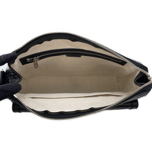 将图像加载到图库查看器中，GUCCI GG-embossed messenger bag Black658565 Leather
