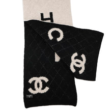 Load image into Gallery viewer, CHANEL Scarf Beige/Black Wool 44% Cashmere44% Silk12%
