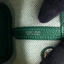 Load image into Gallery viewer, HERMES Neo Garden Ecru/Vert Moyen Negonda Leather Toile H Size 23
