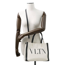 将图像加载到图库查看器中，Valentino Garavani VLTN Lock Studded 2-Way Bag Ivory/BlackZW2B0H19FWB Canvas Leather
