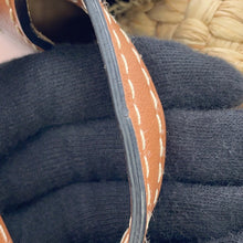 将图像加载到图库查看器中，LOEWE Gate Shoulder Bag Tan/Natural329.13.T20 Raffia Leather Size Small
