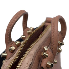 将图像加载到图库查看器中，Christian Louboutin Bag Charm Jasmin Flower Leather
