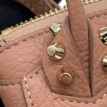 将图像加载到图库查看器中，Christian Louboutin Bag Charm Jasmin Flower Leather
