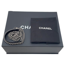 将图像加载到图库查看器中，CHANEL CC Bucket Black/BeigeA93354 Caviar Leather
