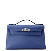 将图像加载到图库查看器中，HERMES PochetteKelly Blue Tie Swift Leather
