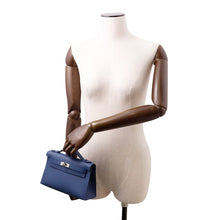 将图像加载到图库查看器中，HERMES PochetteKelly Blue Tie Swift Leather
