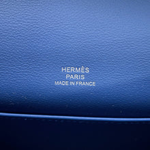 将图像加载到图库查看器中，HERMES PochetteKelly Blue Tie Swift Leather
