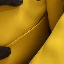 将图像加载到图库查看器中，HERMES Akkad Caban/Jaune de Naples/Feu Togo Leather Size PM

