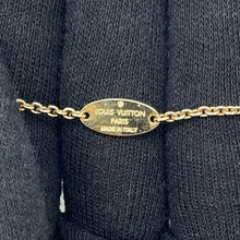 Load image into Gallery viewer, LOUIS VUITTON Collier Essential V Perle GoldM68358 Resin(Pearl) Metal
