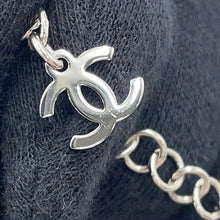 将图像加载到图库查看器中，CHANEL CC Logo Faux Pearl Necklace Silver Metal Faux Pearl Rhinestone
