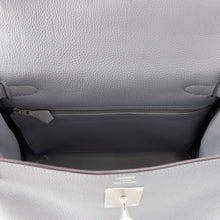 Load image into Gallery viewer, HERMES Kelly Retourne Green Pantan Togo Leather Size 28
