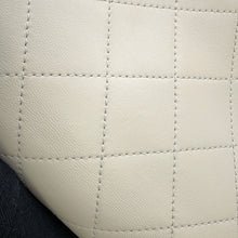 Load image into Gallery viewer, CHANEL Matelasse ChainShoulder Off-whiteAS2318 Calf Leather
