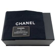 Load image into Gallery viewer, CHANEL Matelasse ChainShoulder Off-whiteAS2318 Calf Leather
