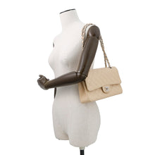 Load image into Gallery viewer, CHANEL Matelasse W Flap ChainShoulder Bag BeigeA01112 Caviar Leather Size 25
