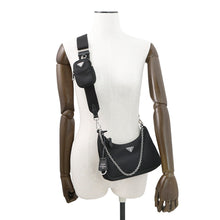 将图像加载到图库查看器中，PRADA Re-Edition 2005 Re-Nylon Shoulder Bag Black1BH204 Nylon
