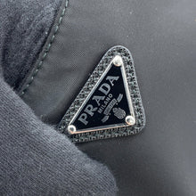 将图像加载到图库查看器中，PRADA Re-Edition 2005 Re-Nylon Shoulder Bag Black1BH204 Nylon
