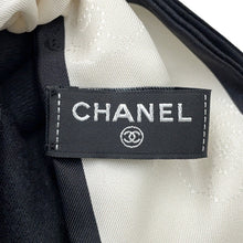 Load image into Gallery viewer, CHANEL Scrunchie ribbon logo White/BlackAA7530 Silk100%
