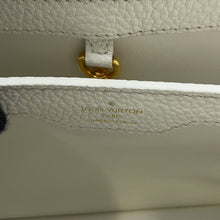 Load image into Gallery viewer, LOUIS VUITTON Cub Cine BlancM54294 Taurillon Leather Size BB
