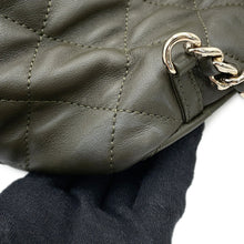 将图像加载到图库查看器中，CHANEL Matelasse Backpack KhakiAS4342 Lambskin
