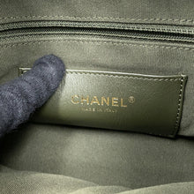 将图像加载到图库查看器中，CHANEL Matelasse Backpack KhakiAS4342 Lambskin
