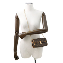 将图像加载到图库查看器中，LOUIS VUITTON Pochette Camille BrownM13566 Monogram
