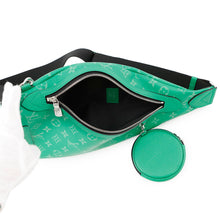 将图像加载到图库查看器中，LOUIS VUITTON duo sling bag CatusGreenM31000 Monogram Taiga Leather
