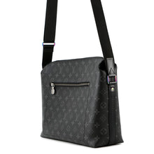 Load image into Gallery viewer, LOUIS VUITTON Apollo messenger NoirM43411 Monogram Eclipse Size MM
