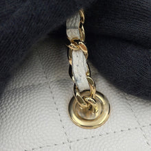 将图像加载到图库查看器中，CHANEL Vanity ChainShoulder Bag WhiteAP3079 Caviar Leather
