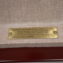 Load image into Gallery viewer, GLOBE TROTTER Safari Attaché Dark Brown Vulcan Fiber Size Small
