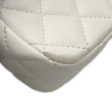 将图像加载到图库查看器中，CHANEL Matelasse Top Handle Bag WhiteAS5243 Lambskin Size 20

