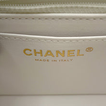 将图像加载到图库查看器中，CHANEL Matelasse Top Handle Bag WhiteAS5243 Lambskin Size 20
