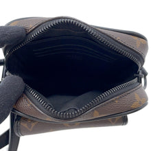 将图像加载到图库查看器中，LOUIS VUITTON Christopher wearable wallet NoirM69404 Monogram Macassar Canvas
