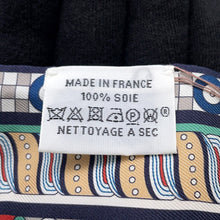 将图像加载到图库查看器中，HERMES Twilly Scarf, Harnais en Rosace Creme/Ciel/Ochre Silk 100%

