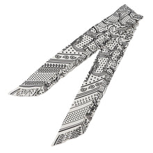 将图像加载到图库查看器中，HERMES Scarf Twilly Frill Apron Doll Bandana Black/White Silk 100%
