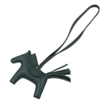 将图像加载到图库查看器中，HERMES Rodeo Malachite Lambskin Size PM
