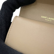 将图像加载到图库查看器中，SAINT LAURENT PARIS Cassandra Matelasse Multifold Wallet Dark Beige692061 Leather
