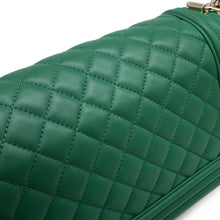 将图像加载到图库查看器中，CHANEL Boy Chanel GreenA67086 Lambskin Size 25
