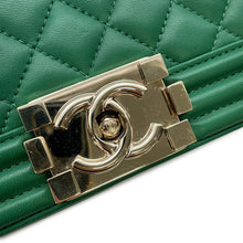 将图像加载到图库查看器中，CHANEL Boy Chanel GreenA67086 Lambskin Size 25
