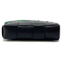 将图像加载到图库查看器中，Bottega Veneta Maxi INTRECCIATO Cassette Camera Bag Black/Green730027 Leather
