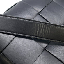 将图像加载到图库查看器中，Bottega Veneta Maxi INTRECCIATO Cassette Camera Bag Black/Green730027 Leather
