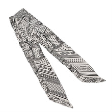 将图像加载到图库查看器中，HERMES Twilly Frill Apron Doll Bandana Black/White Silk100%
