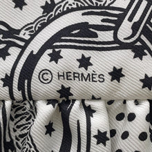 将图像加载到图库查看器中，HERMES Twilly Frill Apron Doll Bandana Black/White Silk100%
