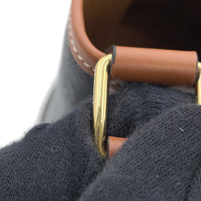 将图像加载到图库查看器中，CELINE Bucket Triomphe Tan191442CAS.04LU PVC Leather Size Small
