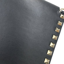 将图像加载到图库查看器中，Valentino Garavani RockStudded Shoulder Bag BlackVW2B0E86BOL Leather
