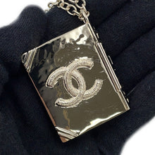 将图像加载到图库查看器中，CHANEL CHANEL Book Motif Locket Pendant Long NecklaceAB7521 Metal
