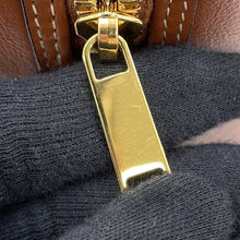 将图像加载到图库查看器中，CELINE Triomphe Boston 2-Way Handbag Tan197583DU3.04LU Leather Size Small

