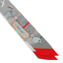 Load image into Gallery viewer, HERMES Twilly LES FOLIES DU CIEL Grena Pearl/Grenadine/Vert061722S Silk100%
