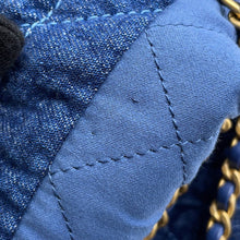 将图像加载到图库查看器中，CHANEL CHANEL22 Handbag BlueAS3980 Denim Size Mini
