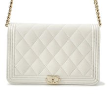 将图像加载到图库查看器中，CHANEL Boy Chanel Chain Wallet WhiteAP1117 Caviar Leather
