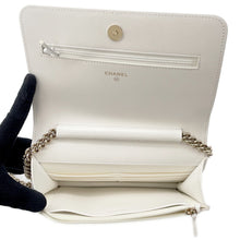 将图像加载到图库查看器中，CHANEL Boy Chanel Chain Wallet WhiteAP1117 Caviar Leather
